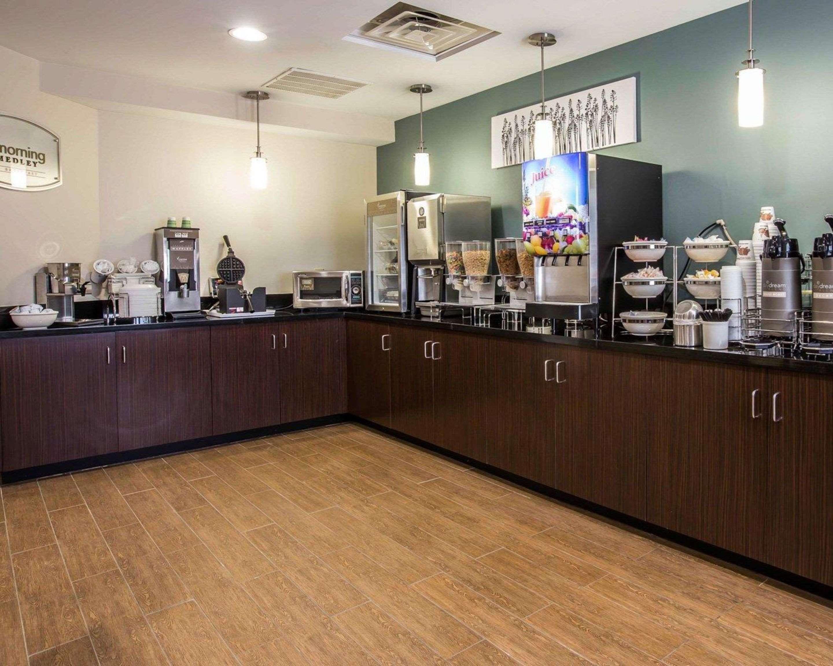Sleep Inn Greensboro Airport Bagian luar foto