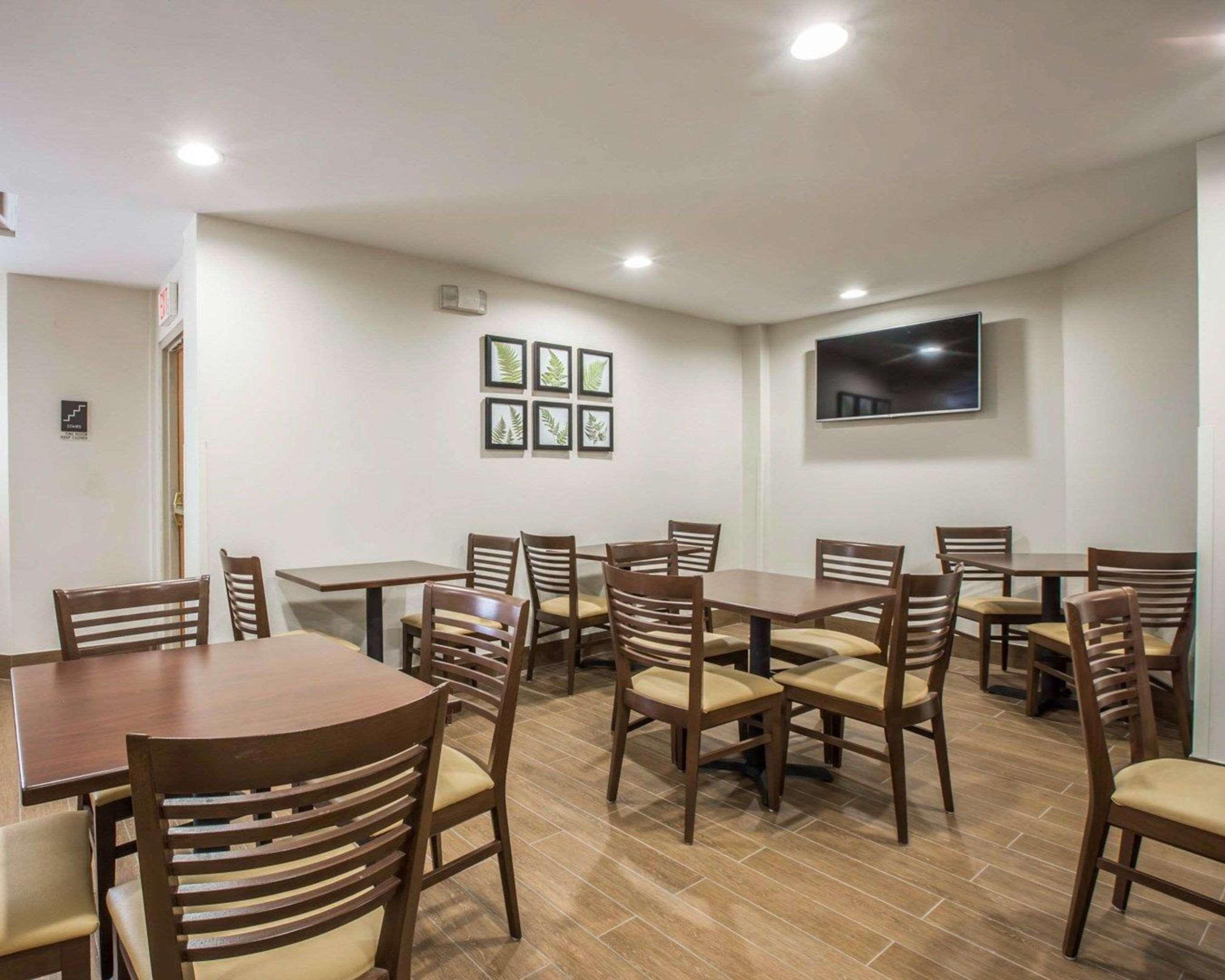 Sleep Inn Greensboro Airport Bagian luar foto