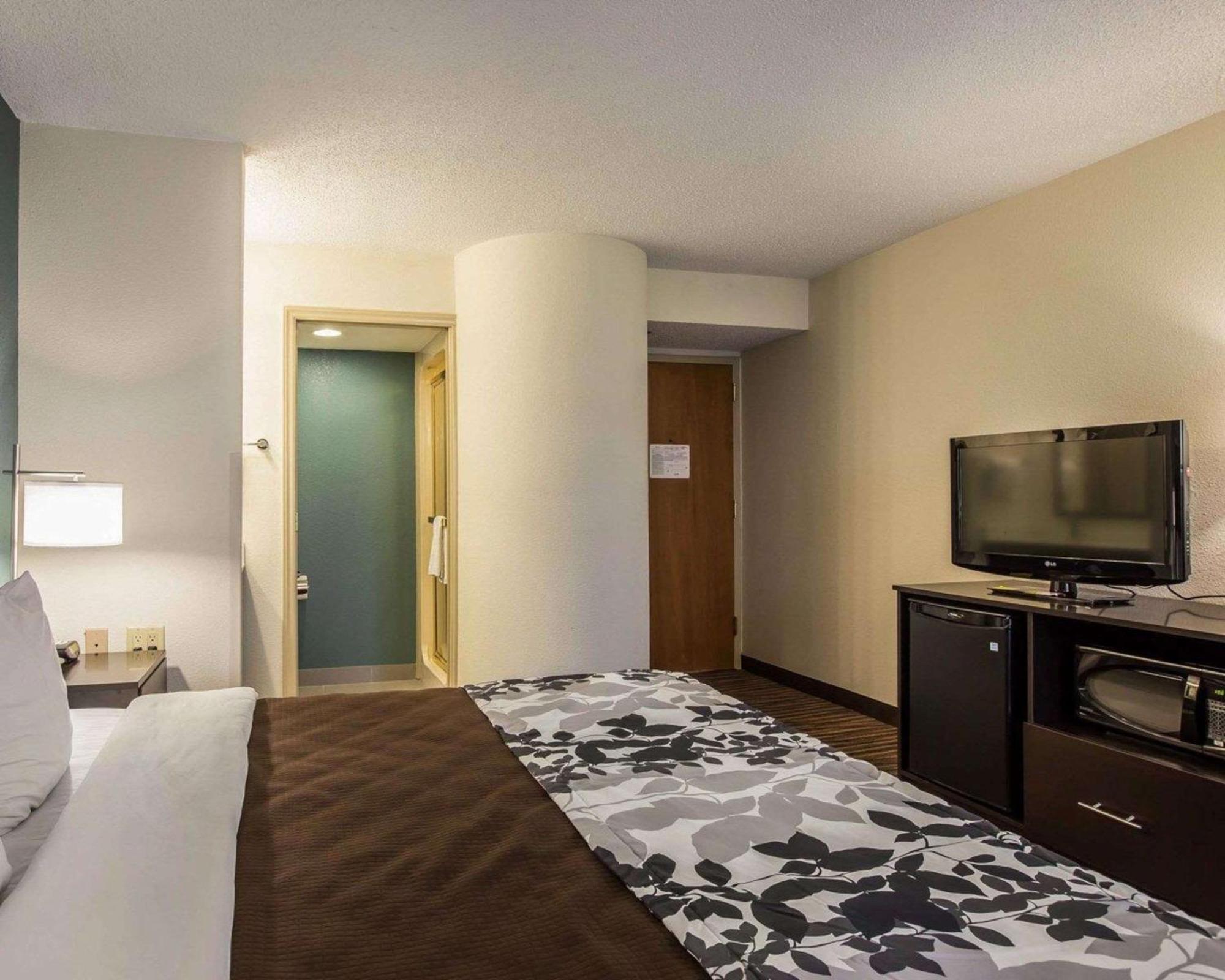 Sleep Inn Greensboro Airport Bagian luar foto