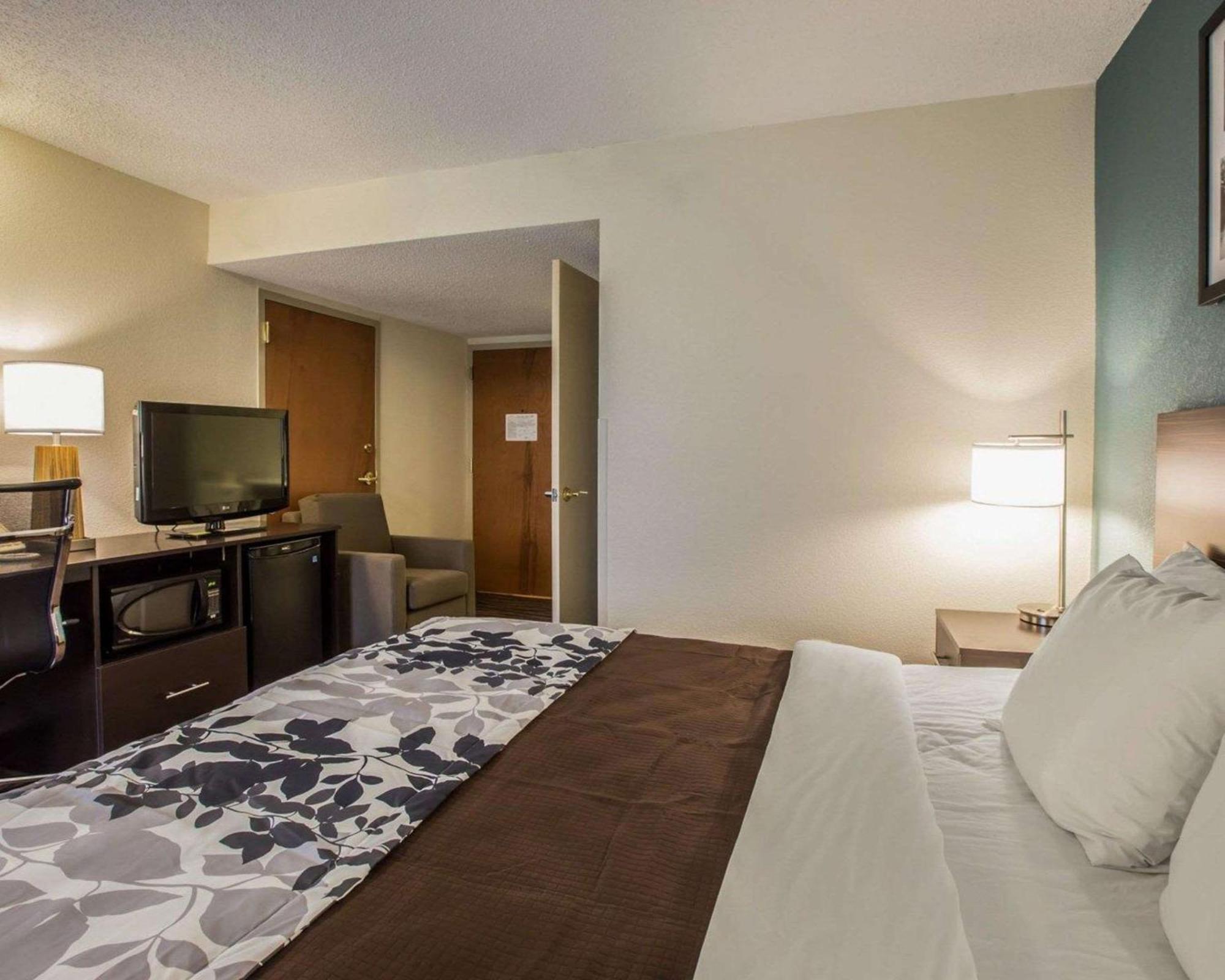 Sleep Inn Greensboro Airport Bagian luar foto
