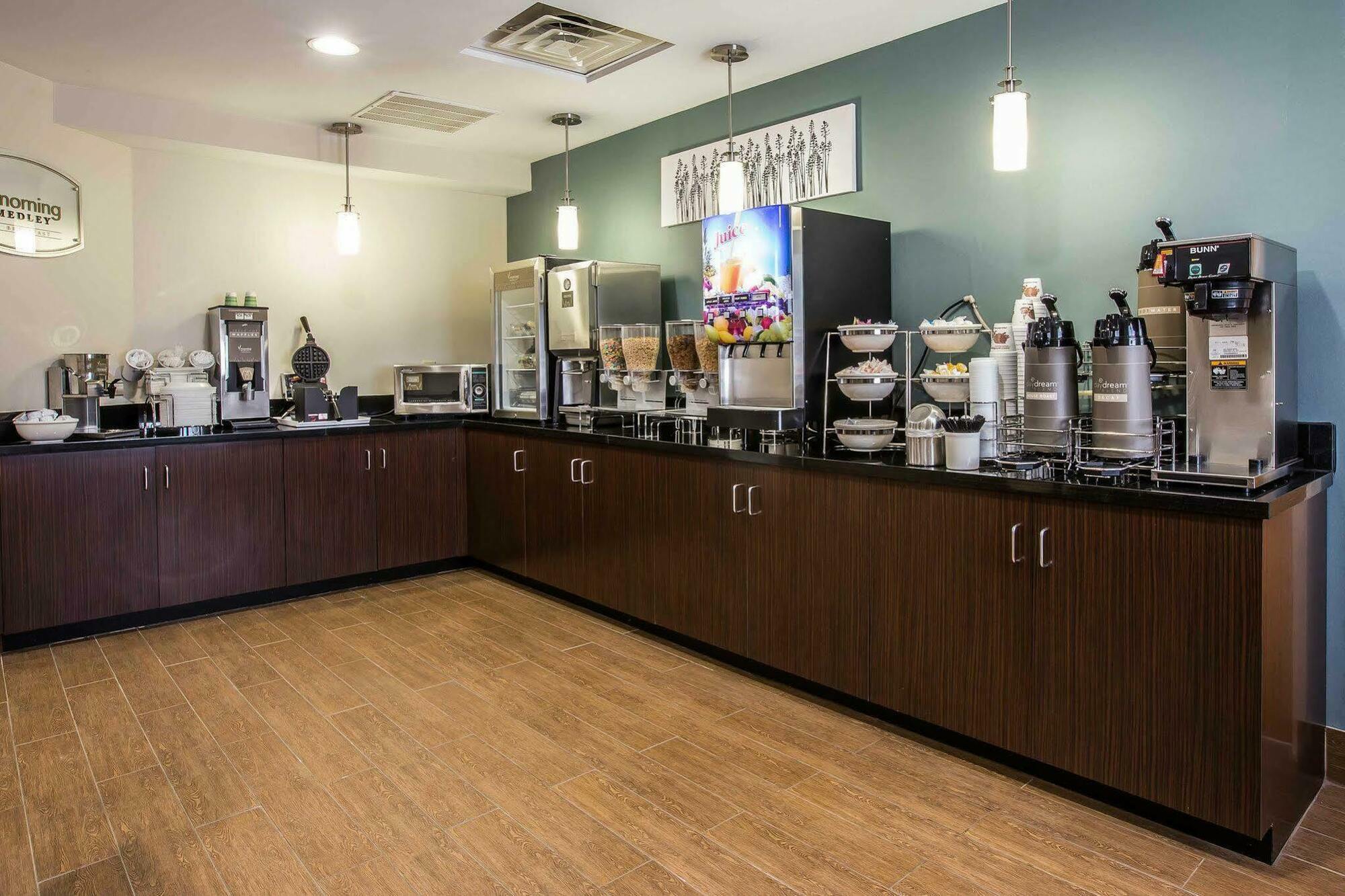Sleep Inn Greensboro Airport Bagian luar foto