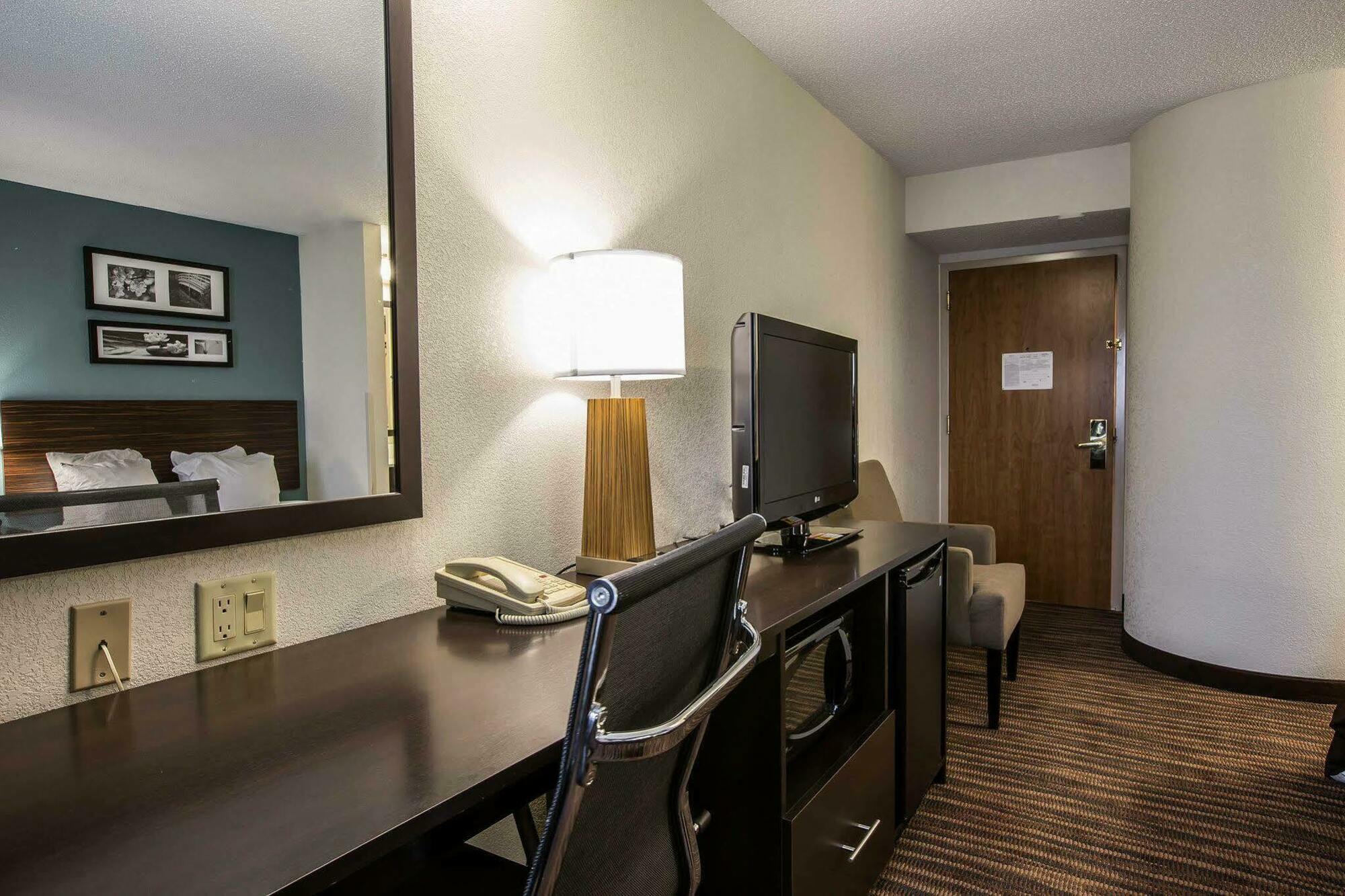 Sleep Inn Greensboro Airport Bagian luar foto