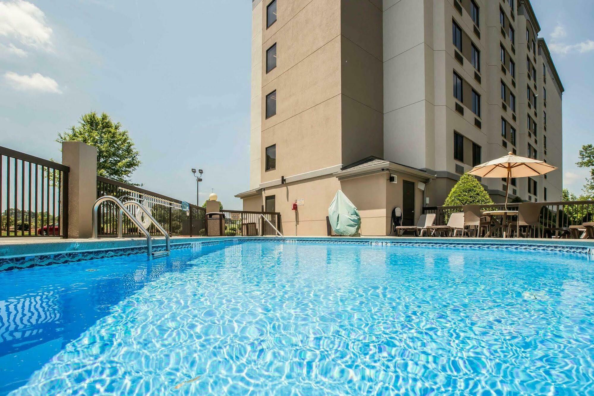 Sleep Inn Greensboro Airport Bagian luar foto